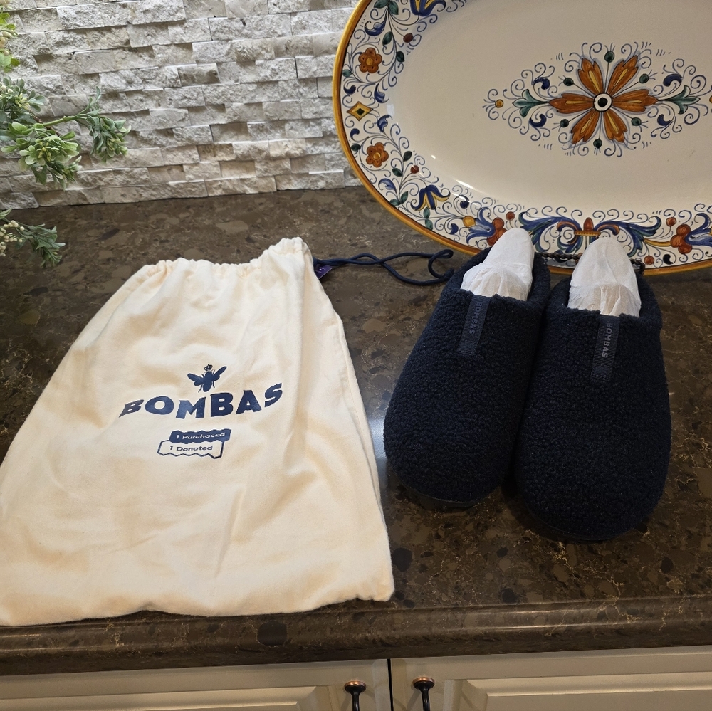 Bombas Navy Blue Sunday Slippers with Drawstring Bag